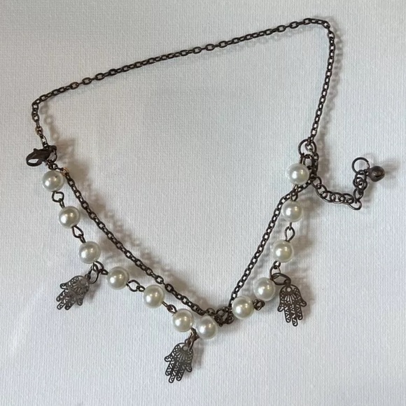 Hamsa, Pearl and Chain Bracelet - Picture 2 of 3